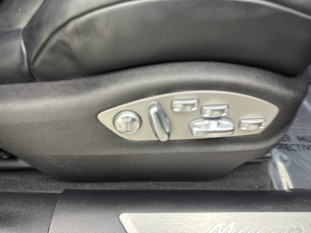 Used 2020 Porsche Macan Turbo AWD/4WD image 48