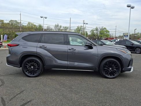 Used 2023 Toyota Highlander XSE AWD/4WD image 10