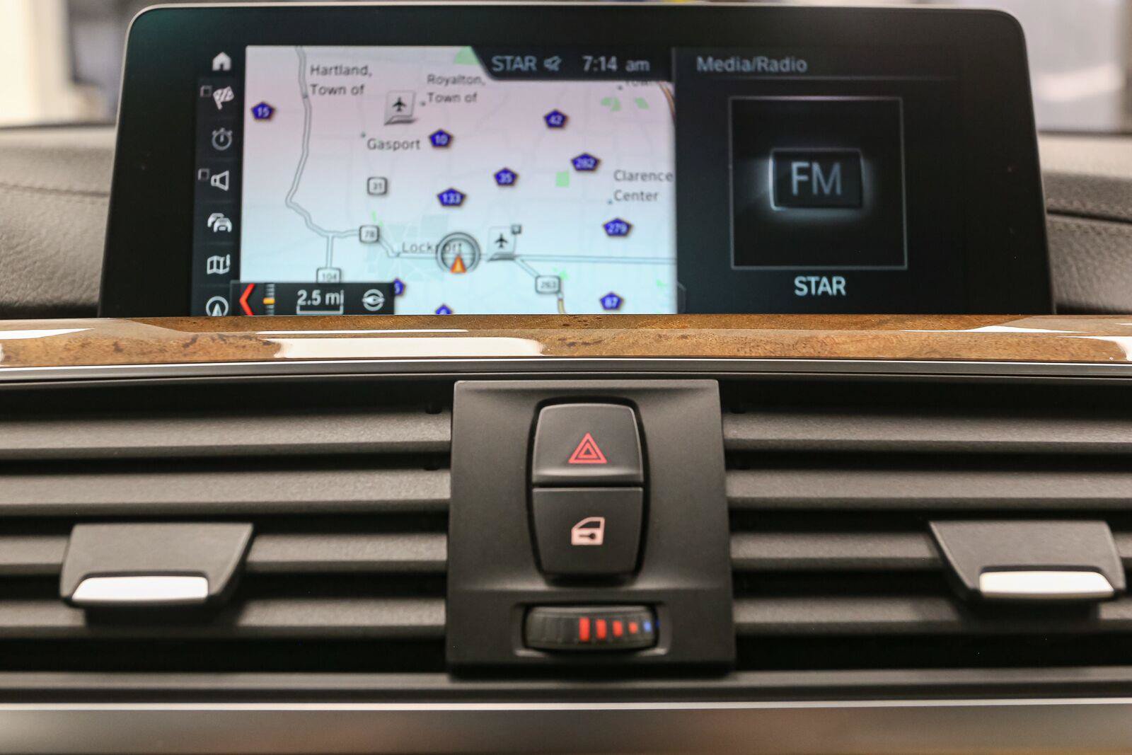 Used 2018 BMW 330i xDrive Sedan AWD/4WD image 24