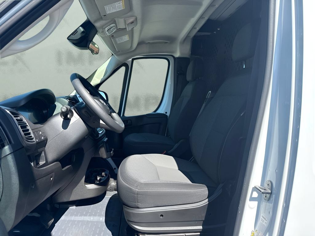 Used 2025 RAM ProMaster 2500 w/ U-Haul Equipment Group FWD image 9