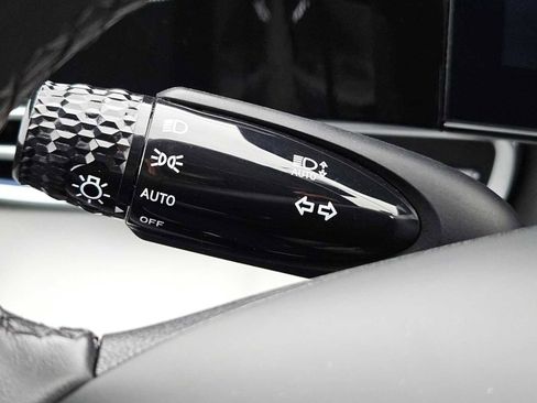 Used 2024 Hyundai Elantra Limited image 23