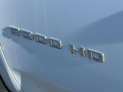 Used 2024 Chevrolet Silverado 2500 LT AWD/4WD image 17