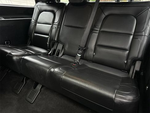 Used 2021 Lincoln Navigator Reserve image 23