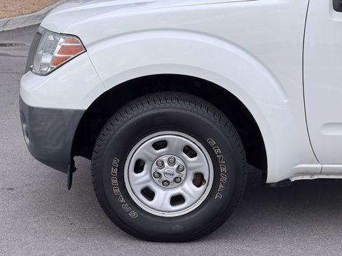 Used 2019 Nissan Frontier S image 31