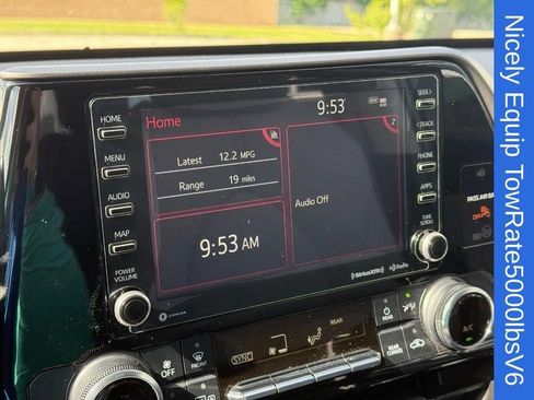 Used 2022 Toyota Highlander LE AWD/4WD image 24