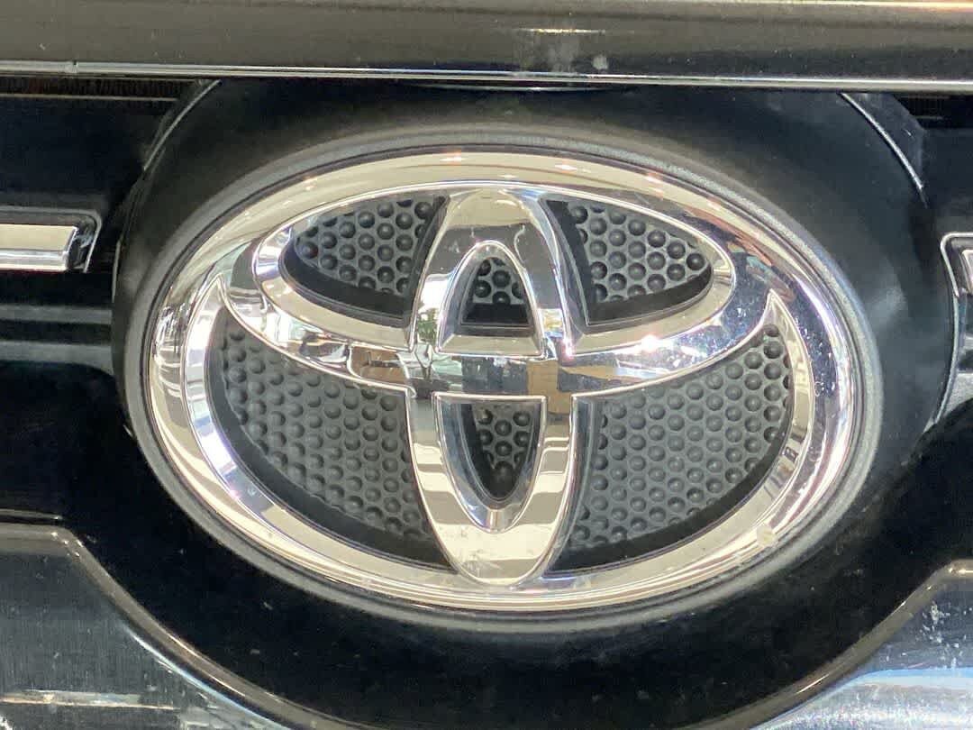 Used 2024 Toyota 4Runner SR5 Premium w/ Moonroof Package AWD/4WD image 10