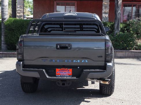 Used 2020 Toyota Tacoma TRD Off-Road w/ Technology Package AWD/4WD image 7