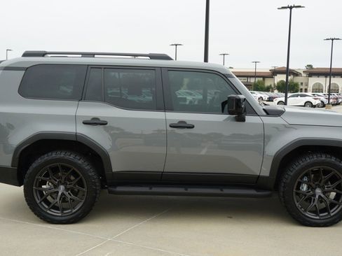 Used 2024 Lexus GX 550 AWD/4WD image 4