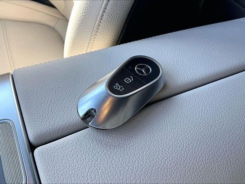 Certified 2024 Mercedes-Benz GLC 300 4MATIC image 10