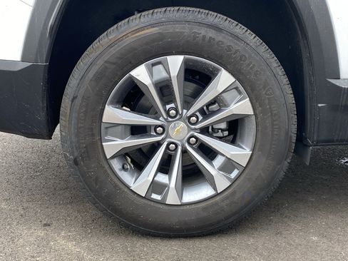 Used 2026 Chevrolet Equinox LT w/ Convenience Package II FWD image 9