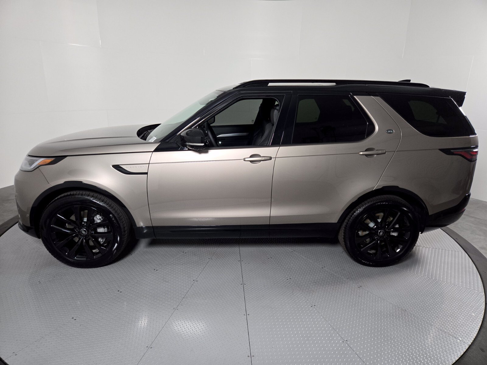 New 2026 Land Rover Discovery Dynamic SE AWD/4WD image 34