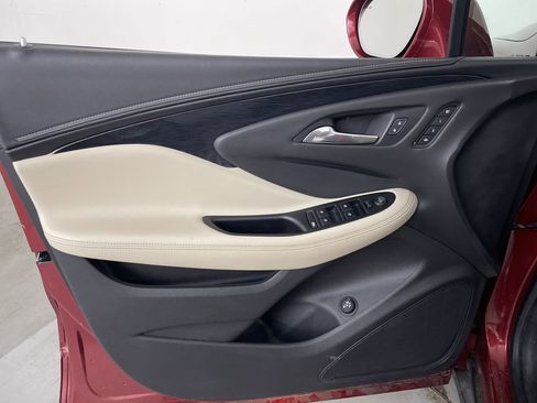 Used 2018 Buick Envision Essence AWD/4WD image 10