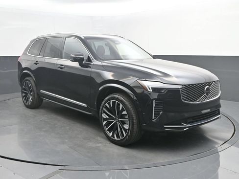 Certified 2026 Volvo XC90 B6 Ultra AWD/4WD image 9