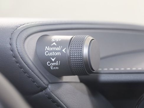 Used 2021 Lexus LS 500 AWD image 40