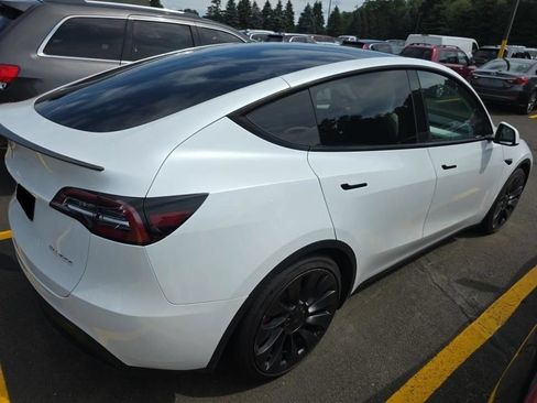 Used 2024 Tesla Model Y Performance AWD/4WD image 6