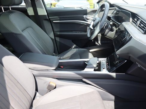 Used 2021 Audi e-tron Premium Plus AWD/4WD image 16