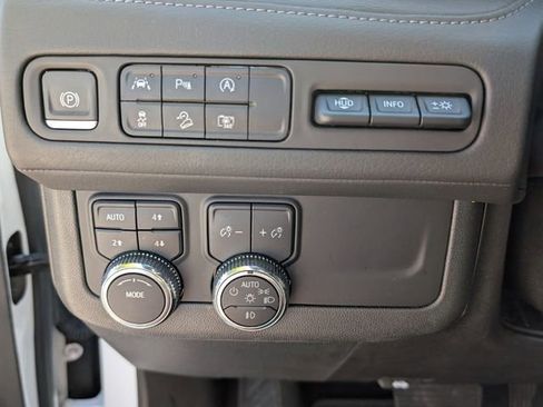 Used 2023 GMC Yukon Denali image 35