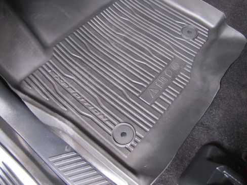Used 2022 Ford Expedition XLT RWD image 16