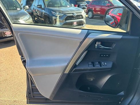 Used 2013 Toyota RAV4 Limited image 33