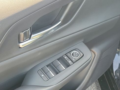 Used 2023 Toyota Prius Prime FWD image 19
