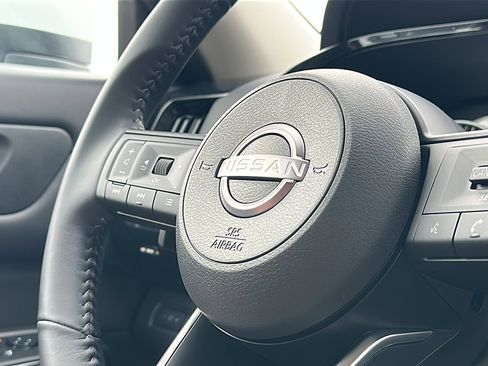 New 2025 Nissan Pathfinder SV image 21