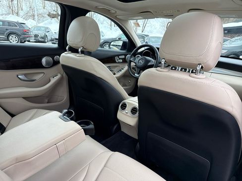 Used 2017 Mercedes-Benz C 300 4MATIC Sedan image 32