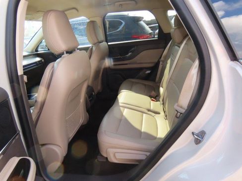 Certified 2024 Lincoln Corsair FWD image 16