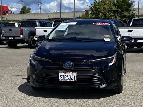 Certified 2025 Toyota Corolla LE FWD image 46