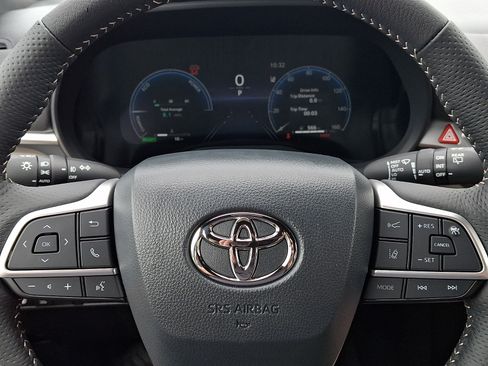 Certified 2026 Toyota Sienna Platinum AWD/4WD image 21