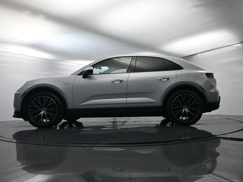 Certified 2024 Porsche Macan 4 Electric image 45