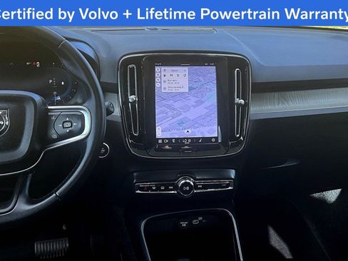 Certified 2025 Volvo XC40 B5 Core image 8