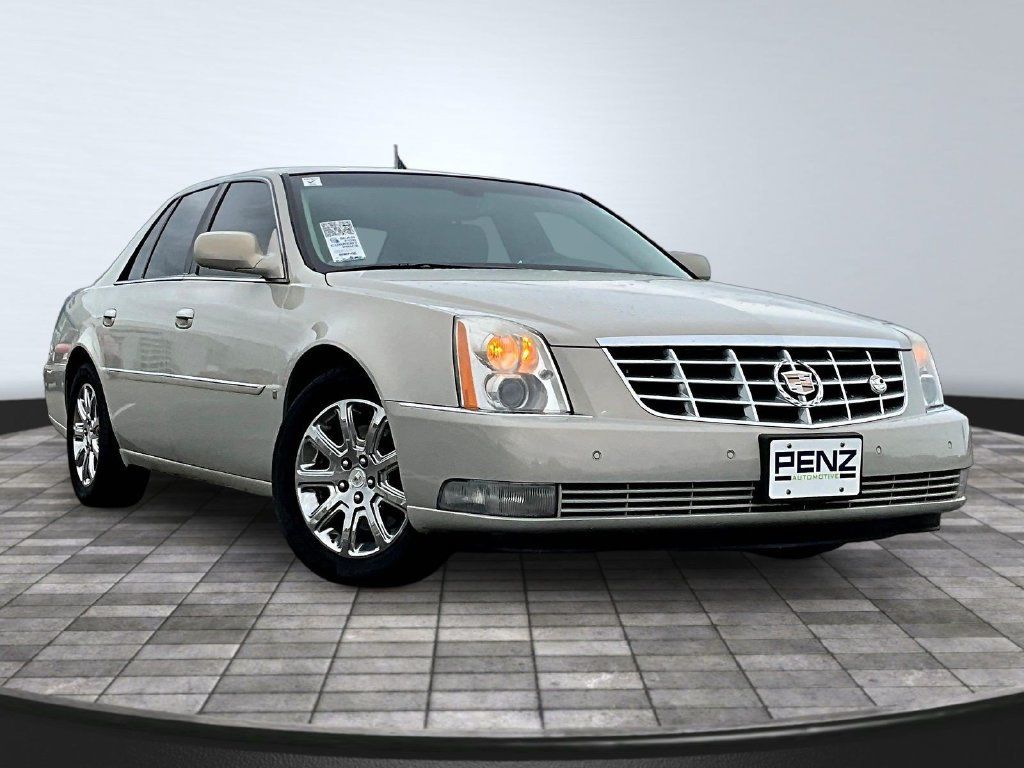 Used 2008 Cadillac DTS FWD image 3