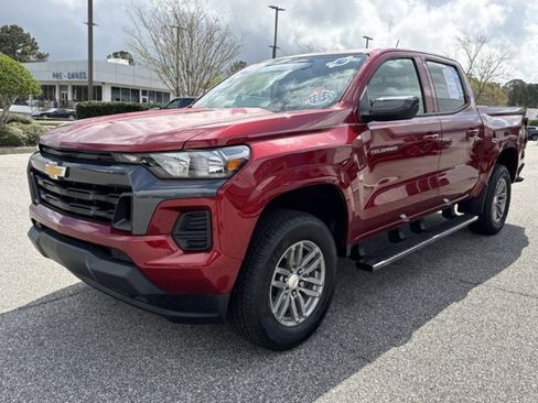 Certified 2025 Chevrolet Colorado LT w/ Advanced Trailering Package AWD/4WD image 13