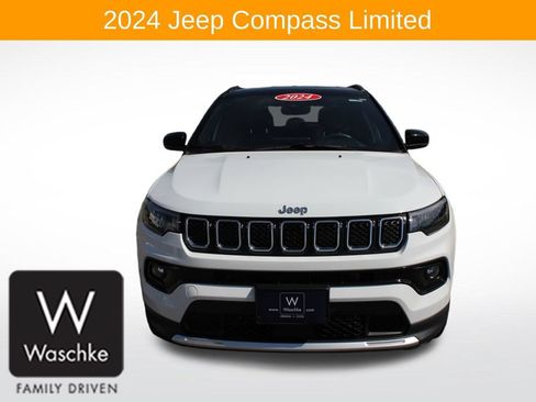 Used 2024 Jeep Compass Limited AWD/4WD image 2
