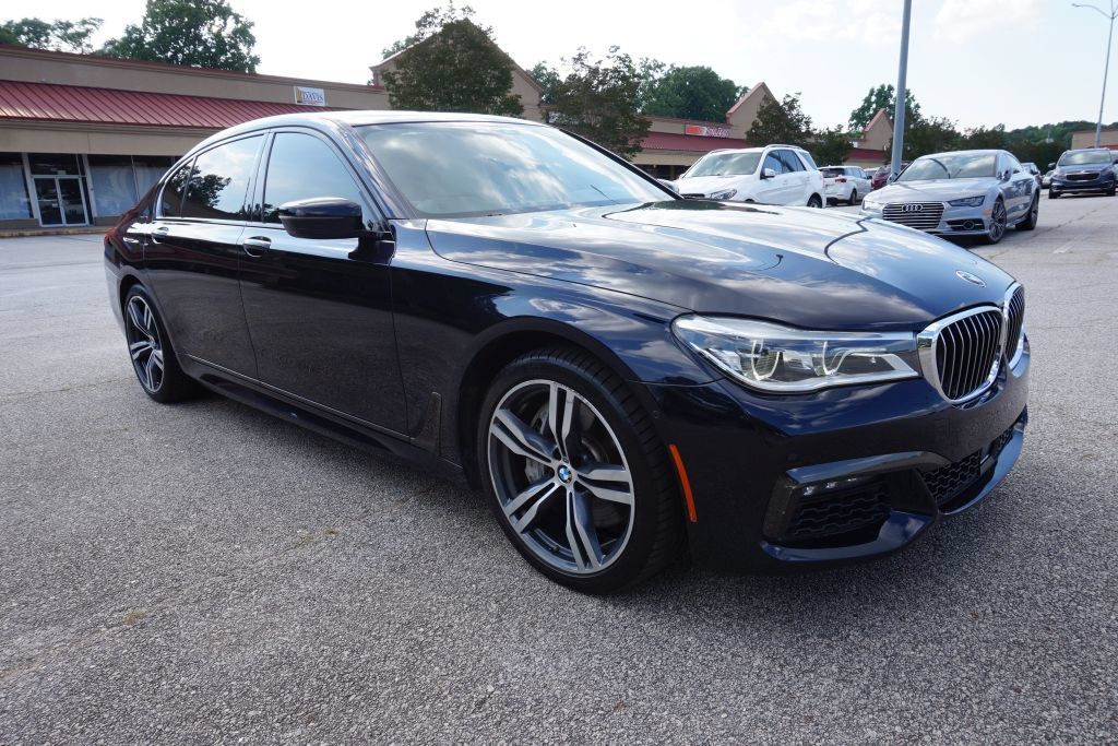 Used 2019 BMW 750i w/ Executive Package RWD image 1