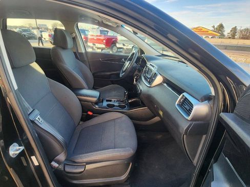 Used 2017 Kia Sorento AWD image 13