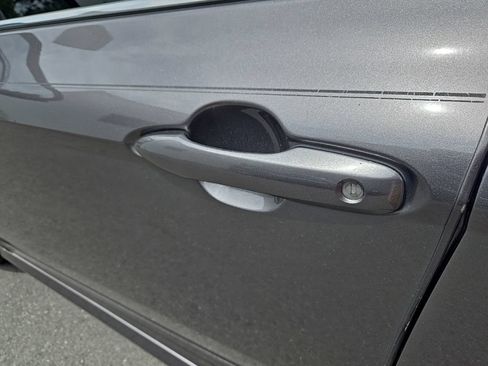 Used 2019 Toyota Camry LE FWD image 11