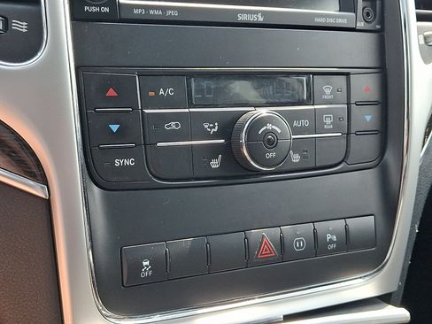 Used 2011 Jeep Grand Cherokee 70th Anniversary AWD/4WD image 16