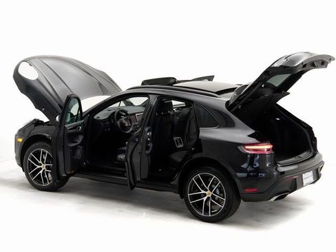 New 2025 Porsche Macan image 35