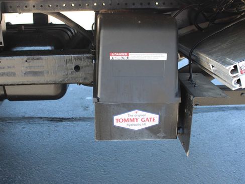 Used 2023 Chevrolet Express 3500 w/ Power Convenience Package image 17