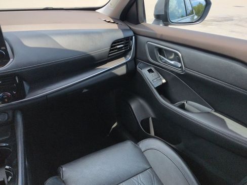 Used 2022 Nissan Rogue Platinum w/ Head-Up Display Package AWD/4WD image 19