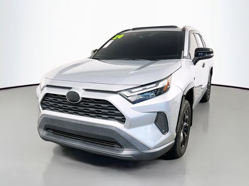 Used 2024 Toyota RAV4 XLE w/ Convenience Package image 10