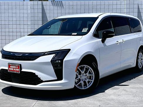 New 2027 Chrysler Pacifica Select FWD image 2