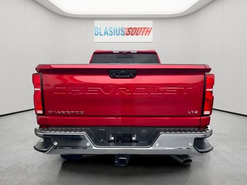 Used 2025 Chevrolet Silverado 2500 LTZ w/ LTZ Premium Package AWD/4WD image 4