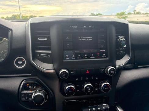 Used 2020 RAM 1500 Big Horn AWD/4WD image 3