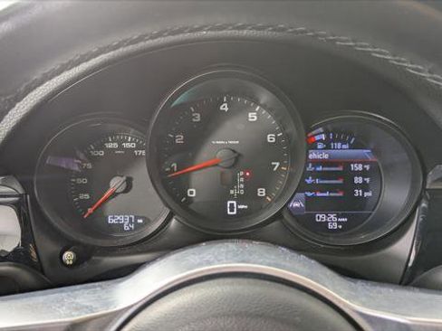 Used 2018 Porsche Macan Sport Edition w/ Driver Memory Package image 28