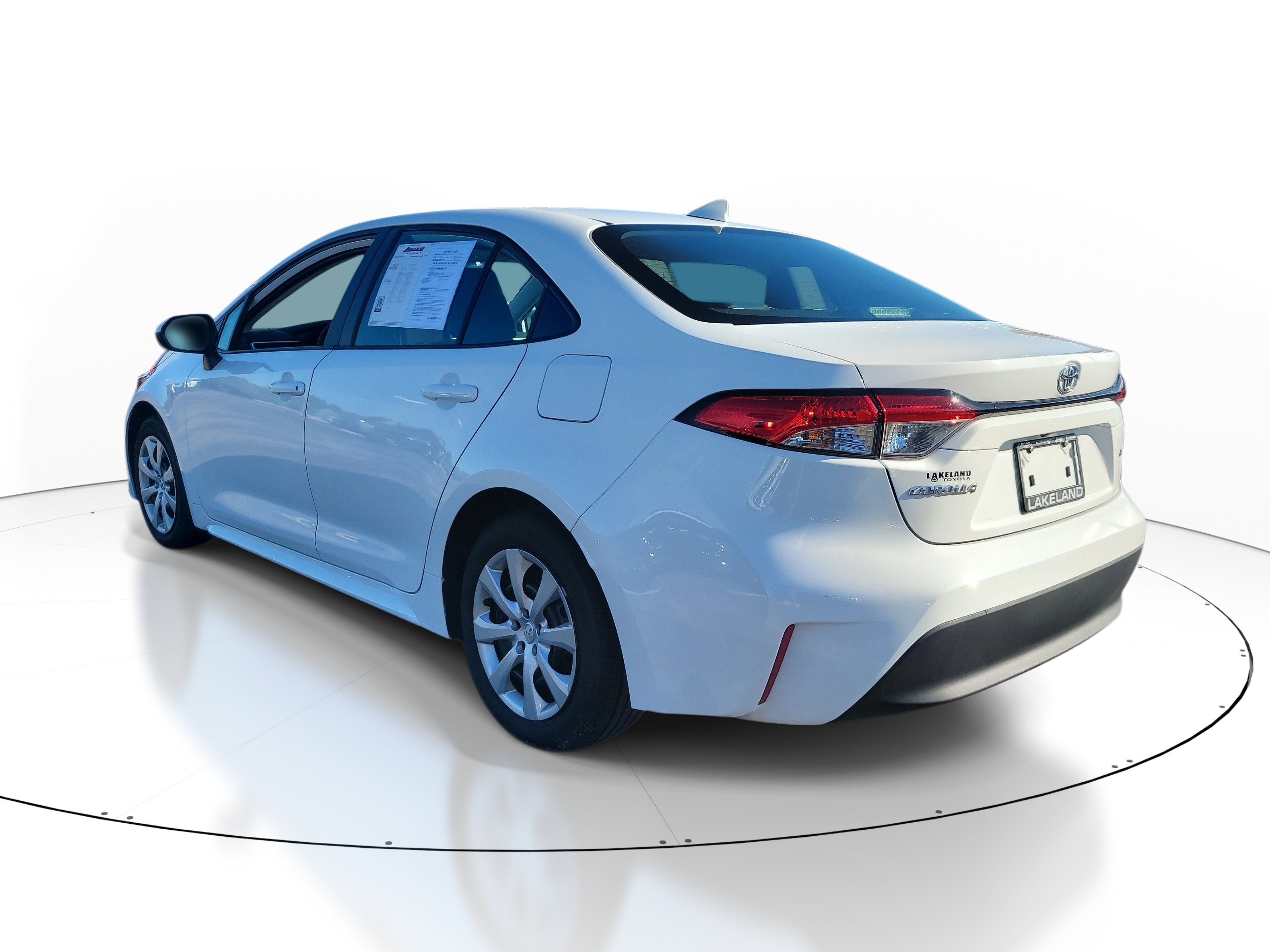 Used 2025 Toyota Corolla LE FWD image 6