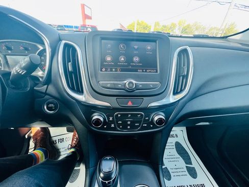 Used 2020 Chevrolet Equinox LT w/ Driver Convenience Package image 23