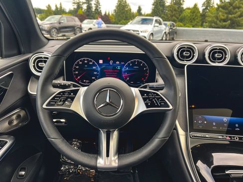 Used 2026 Mercedes-Benz GLC 300 4MATIC image 24