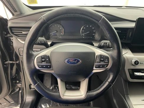 Used 2022 Ford Explorer XLT AWD/4WD image 13